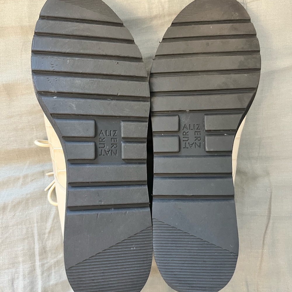 Naturalizer Cream Flats Minimalist Design - Picture 5 of 7